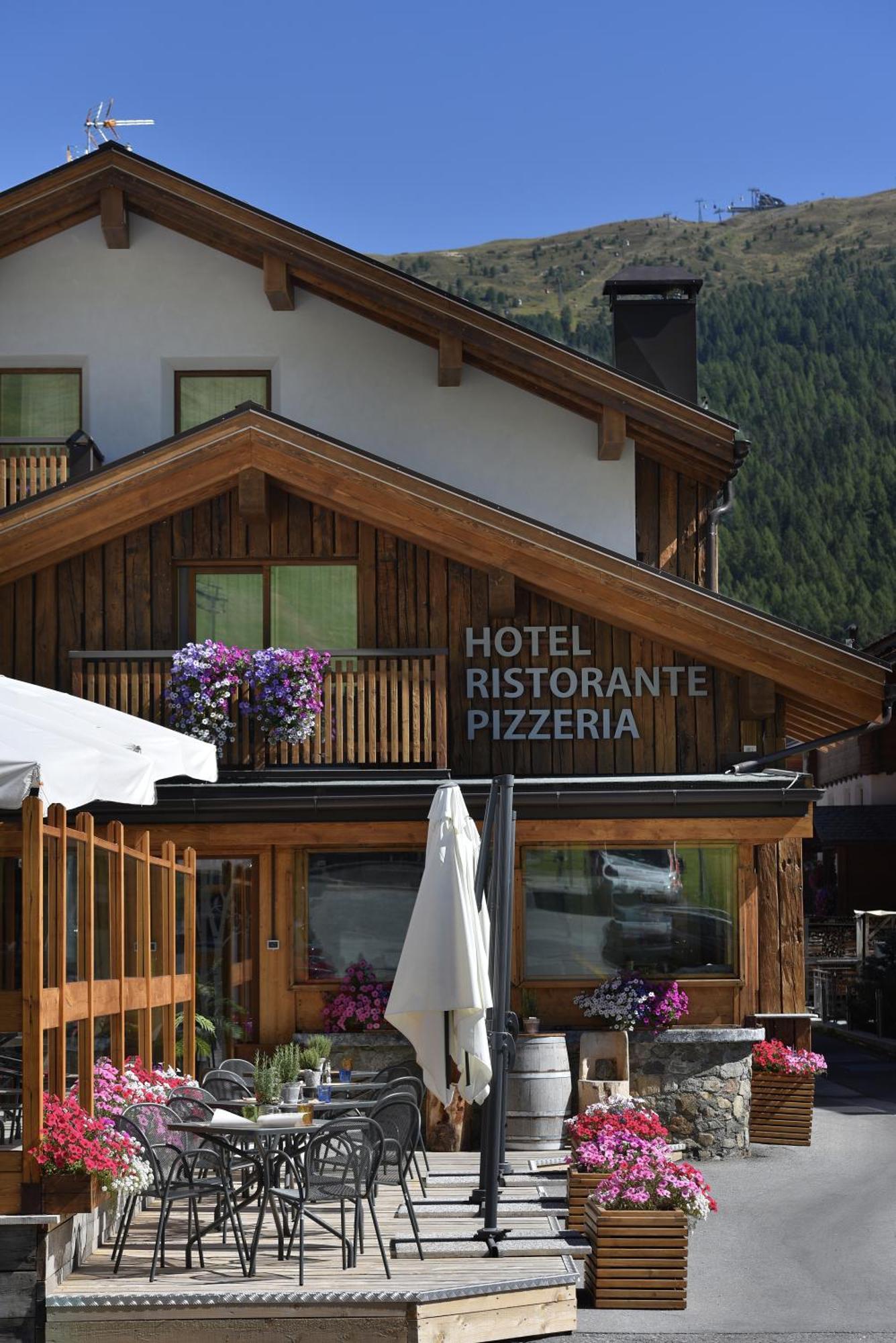 Hotel Galli'S - Centro Livigno Ngoại thất bức ảnh